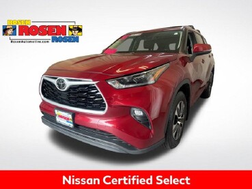 2021 Toyota Highlander in Milwaulkee, WI 53221