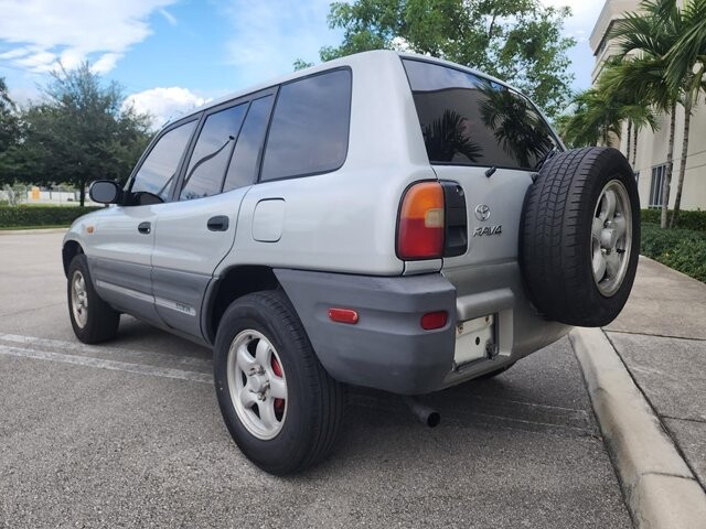 1997 Toyota RAV4 in Pompano Beach, FL 33064 - 2376108 7