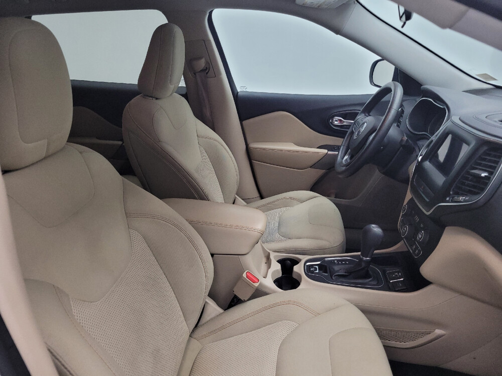 2019 Jeep Cherokee in Memphis, TN 38128 - 2378584 21