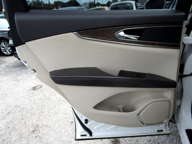 2016 Lincoln MKX in Tampa, FL 33604-6914 - 2378650 18