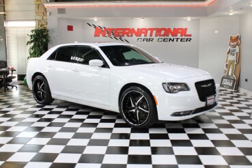 2015 Chrysler 300 in Lombard, IL 60148