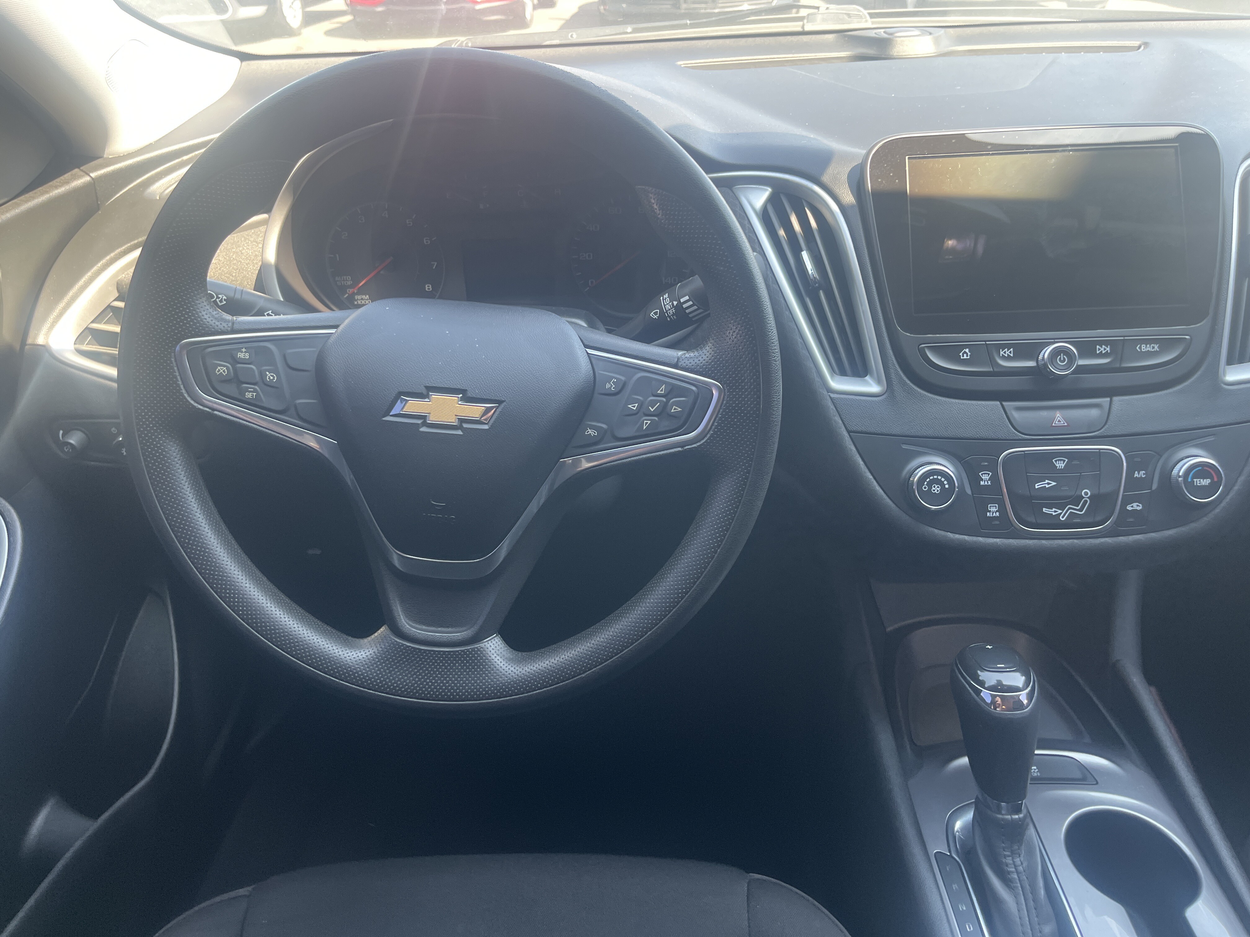 2019 Chevrolet Malibu in Phoenix, AZ 85022 - 2379476 16