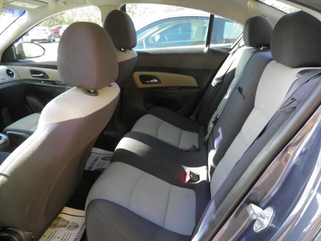 2014 Chevrolet Cruze in Barton, MD 21521 - 2380665 4