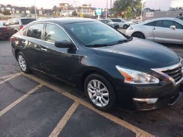 2013 Nissan Altima in Milwaukee, WI 53221