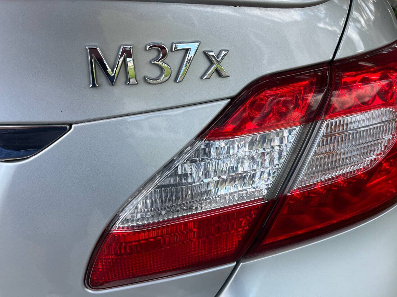 2012 INFINITI M37 in Hollywood, FL 33023-1906 - 2384882 4