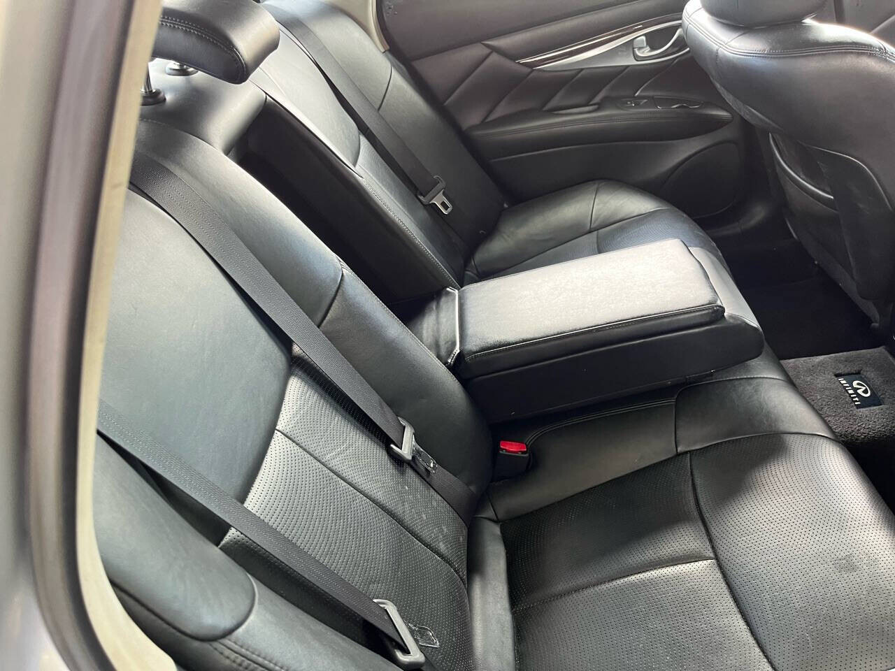 2012 INFINITI M37 in Hollywood, FL 33023-1906 - 2384882 11