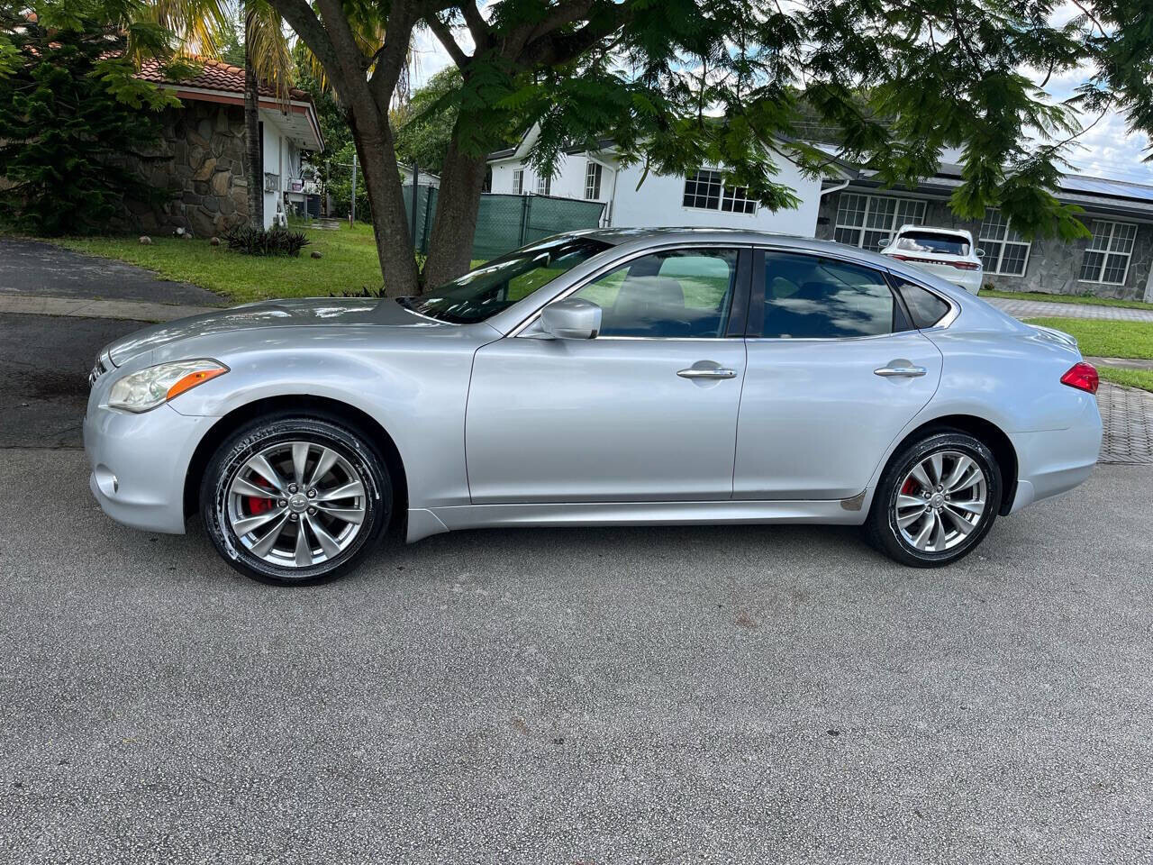 2012 INFINITI M37 in Hollywood, FL 33023-1906 - 2384882 6