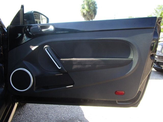 2012 Volkswagen Beetle in Tampa, FL 33604-6914 - 2384921 13