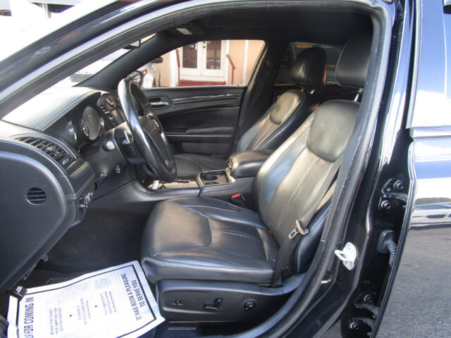 2013 Chrysler 300 in Tampa, FL 33604-6914 - 2384923 10