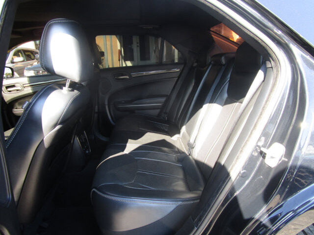 2013 Chrysler 300 in Tampa, FL 33604-6914 - 2384923 43