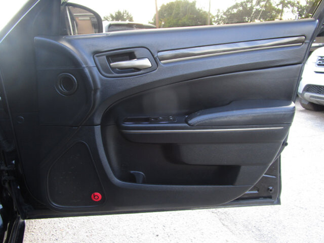 2013 Chrysler 300 in Tampa, FL 33604-6914 - 2384923 19