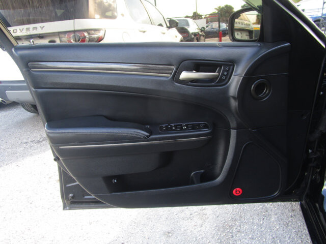2013 Chrysler 300 in Tampa, FL 33604-6914 - 2384923 18