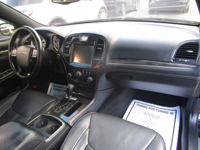 2013 Chrysler 300 in Tampa, FL 33604-6914 - 2384923 13