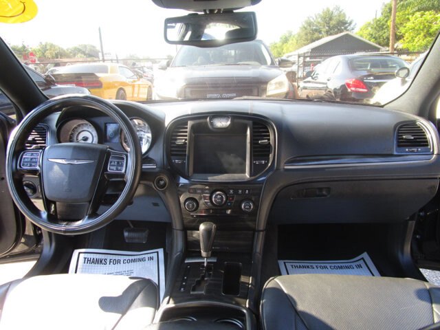 2013 Chrysler 300 in Tampa, FL 33604-6914 - 2384923 34