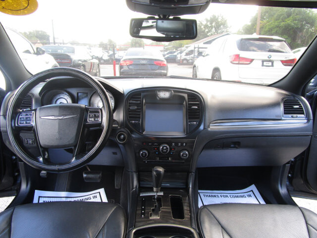 2013 Chrysler 300 in Tampa, FL 33604-6914 - 2384923 3