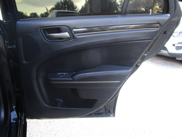 2013 Chrysler 300 in Tampa, FL 33604-6914 - 2384923 21