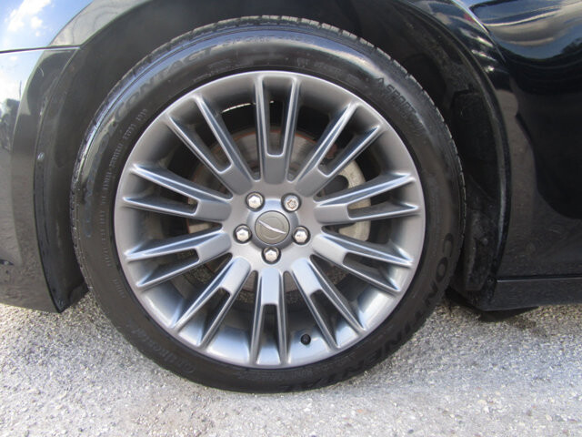 2013 Chrysler 300 in Tampa, FL 33604-6914 - 2384923 23