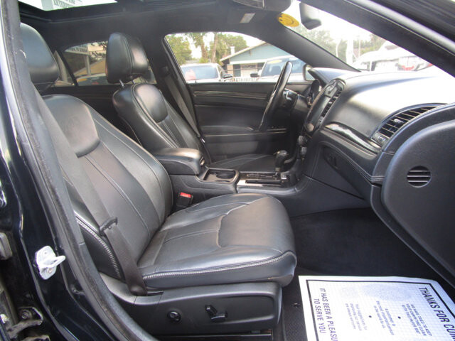 2013 Chrysler 300 in Tampa, FL 33604-6914 - 2384923 9