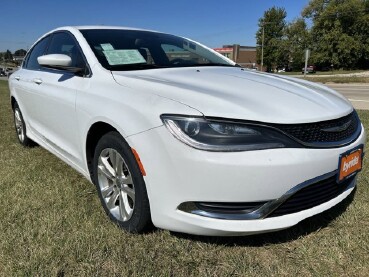 2015 Chrysler 200 in Waukesha, WI 53186