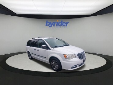 2014 Chrysler Town & Country in Milwaukee, WI 53221