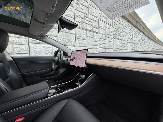 2018 Tesla Model 3 in Decatur, GA 30032 - 2386111 19