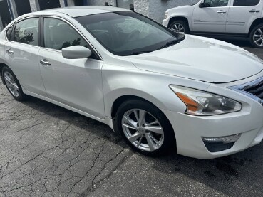 2013 Nissan Altima in Milwaukee, WI 53221