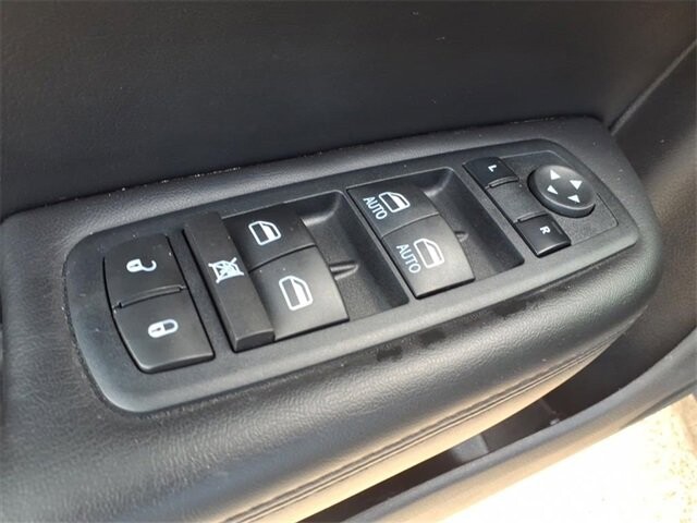 2015 Chrysler 200 in Troy, IL 62294-1376 - 2387995 17