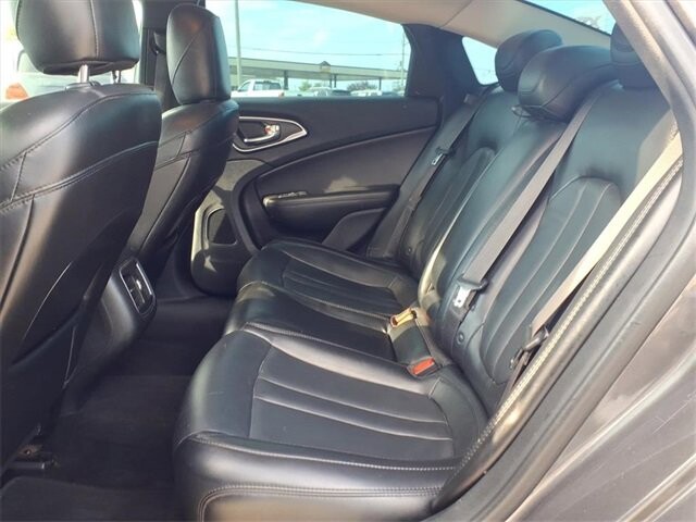 2015 Chrysler 200 in Troy, IL 62294-1376 - 2387995 22