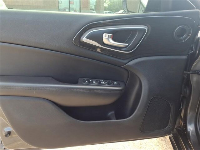 2015 Chrysler 200 in Troy, IL 62294-1376 - 2387995 16