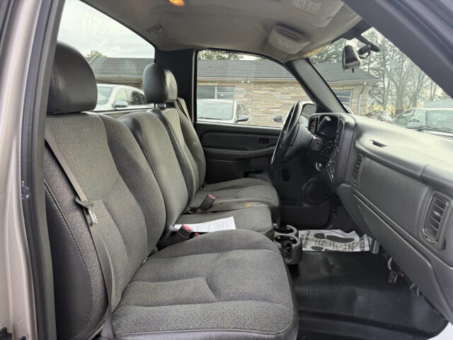 2004 Chevrolet Silverado 1500 in Hickory, NC 28602-5144 - 2388389 5