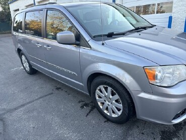 2014 Chrysler Town & Country in Milwaukee, WI 53221