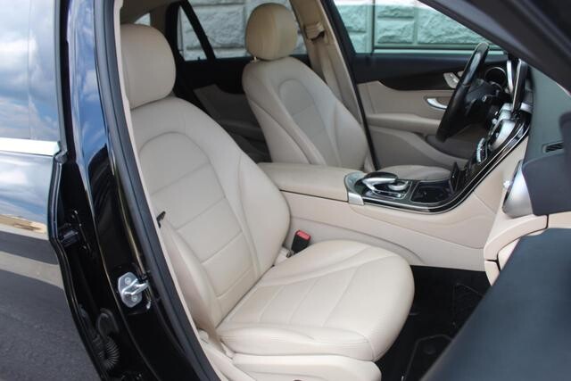 2016 Mercedes-Benz GLC 300 in Decatur, GA 30032 - 2389479 42