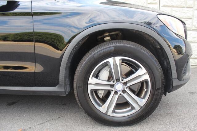 2016 Mercedes-Benz GLC 300 in Decatur, GA 30032 - 2389479 25