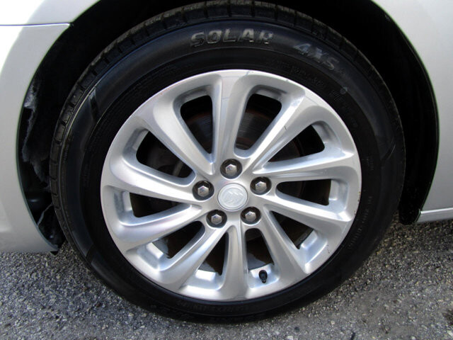 2016 Buick LaCrosse in Tampa, FL 33604-6914 - 2390045 20