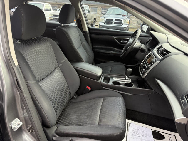 2016 Nissan Altima in Hickory, NC 28602-5144 - 2394971 4