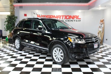 2011 Volkswagen Touareg in Lombard, IL 60148