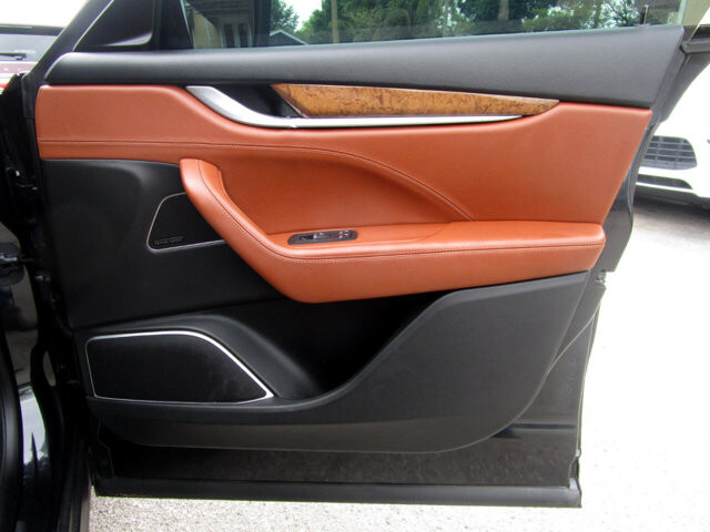 2018 Maserati Levante in Tampa, FL 33604-6914 - 2398603 17