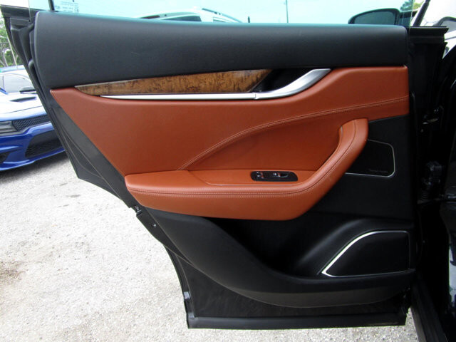 2018 Maserati Levante in Tampa, FL 33604-6914 - 2398603 18