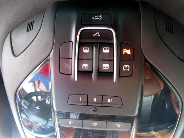 2018 Maserati Levante in Tampa, FL 33604-6914 - 2398603 15