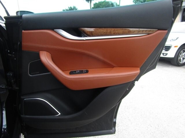 2018 Maserati Levante in Tampa, FL 33604-6914 - 2398603 19