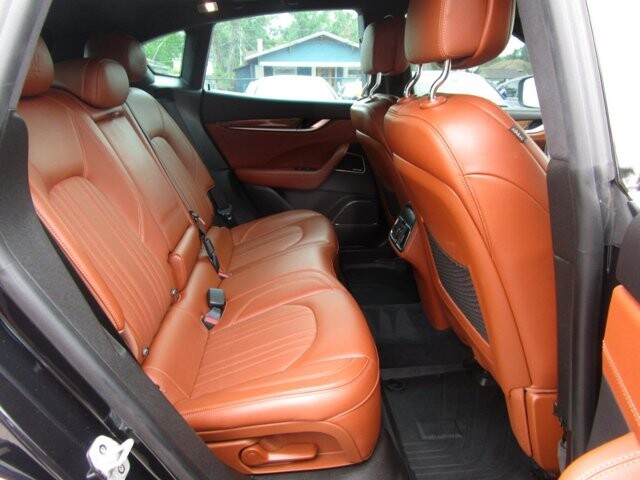 2018 Maserati Levante in Tampa, FL 33604-6914 - 2398603 10