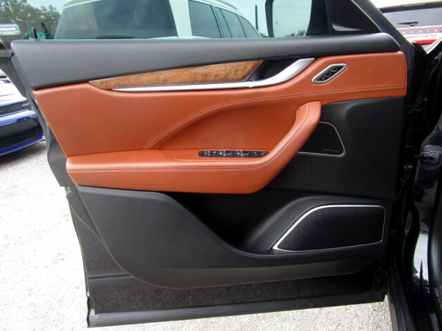 2018 Maserati Levante in Tampa, FL 33604-6914 - 2398603 16