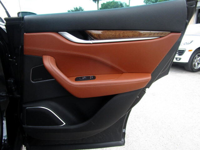 2018 Maserati Levante in Tampa, FL 33604-6914 - 2398603 19