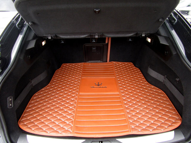 2018 Maserati Levante in Tampa, FL 33604-6914 - 2398603 26