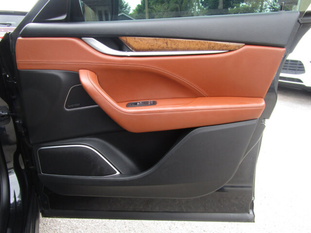 2018 Maserati Levante in Tampa, FL 33604-6914 - 2398603 17