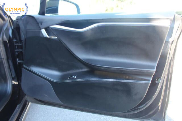 2015 Tesla Model S in Decatur, GA 30032 - 2398647 30