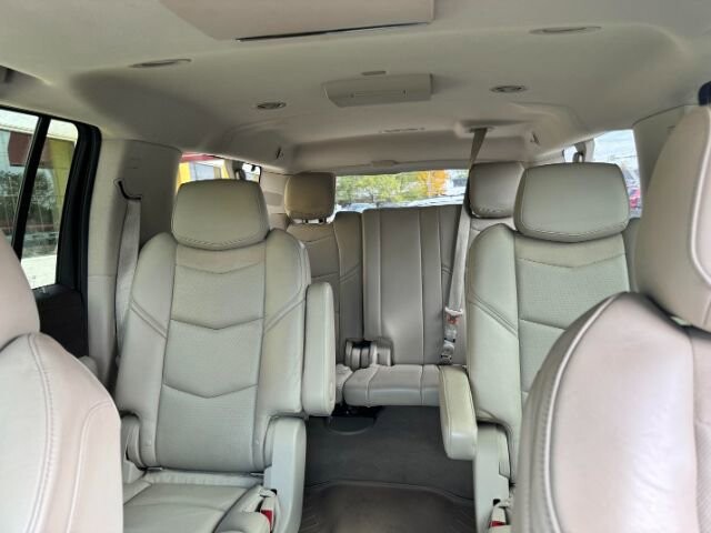 2015 Cadillac Escalade ESV in Indianapolis, IN 46222-4002 - 2399841 9