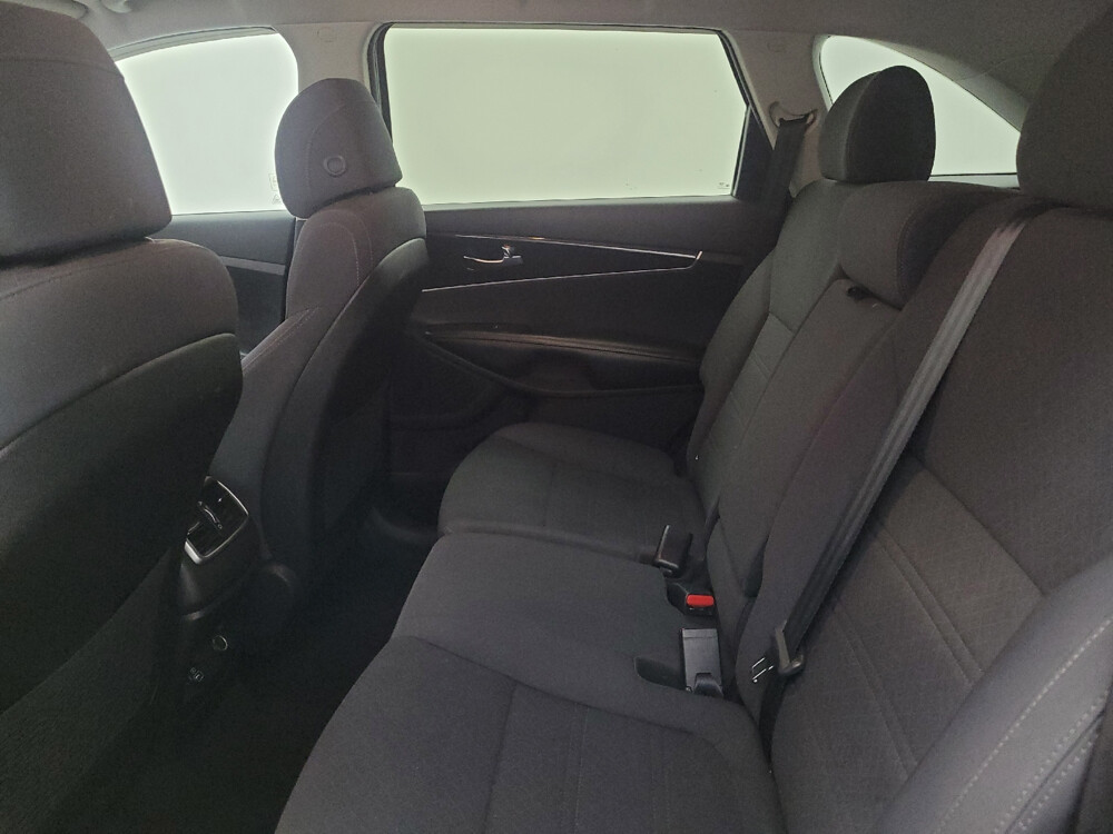 2017 Kia Sorento in Columbus, OH 43231 - 2400002 18