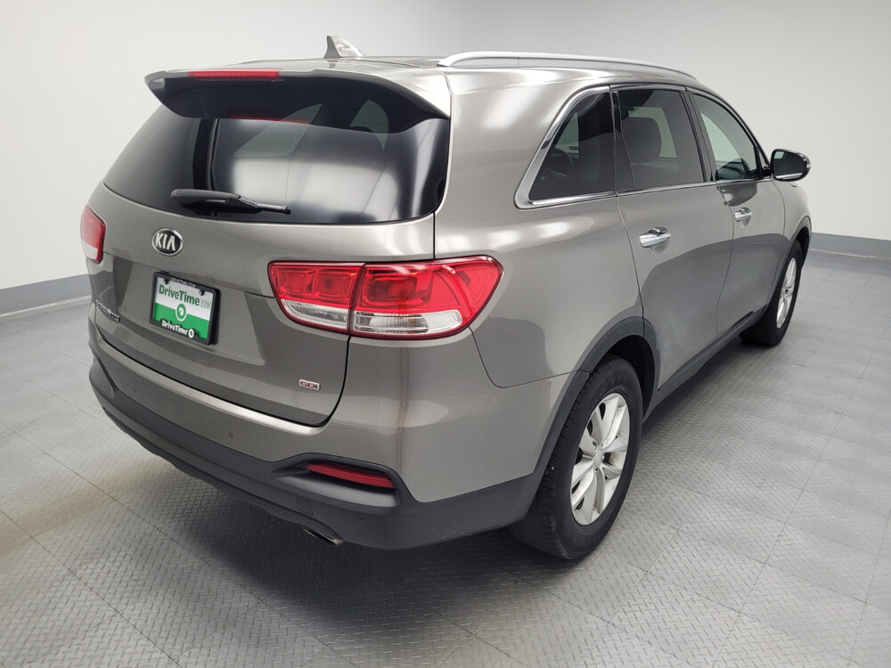2016 Kia Sorento in Eastpointe, MI 48021 - 2400485 9