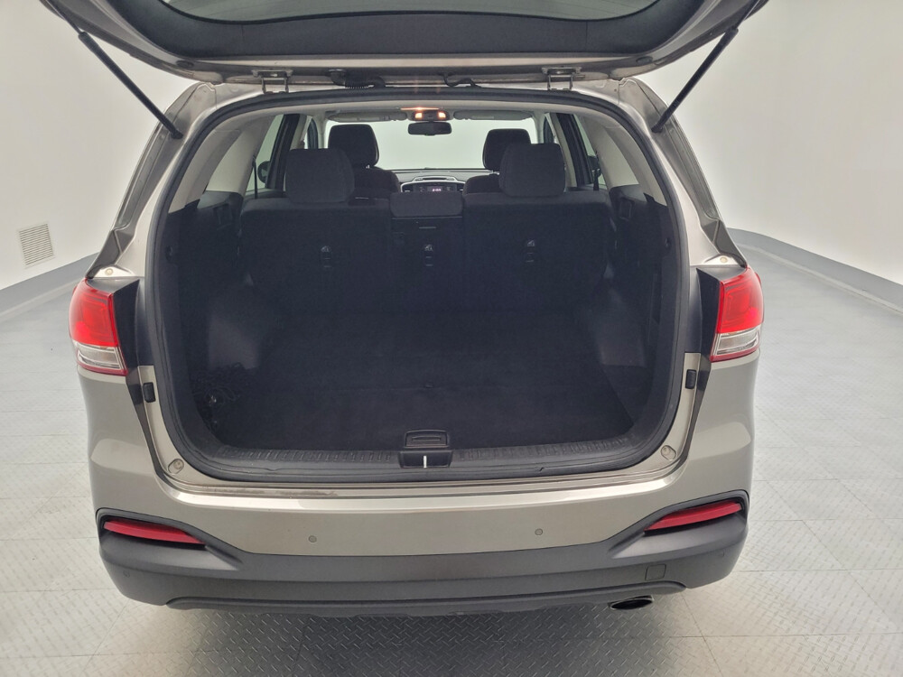 2016 Kia Sorento in Eastpointe, MI 48021 - 2400485 29